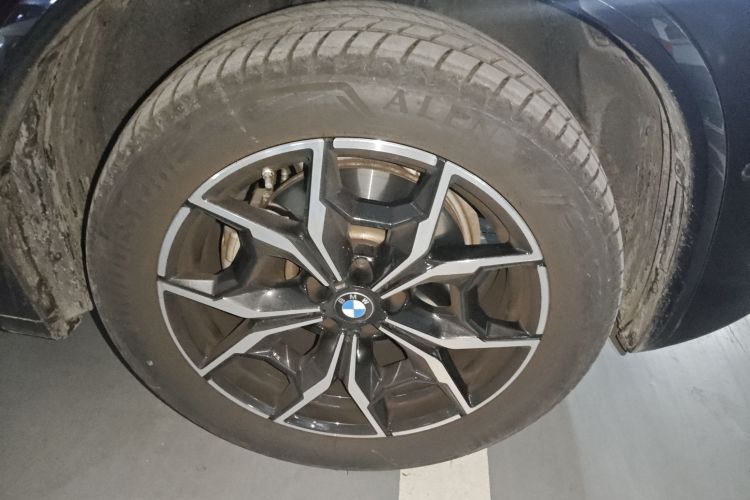 宝马X4 2022款 xDrive 25i M运动套装车身外观10