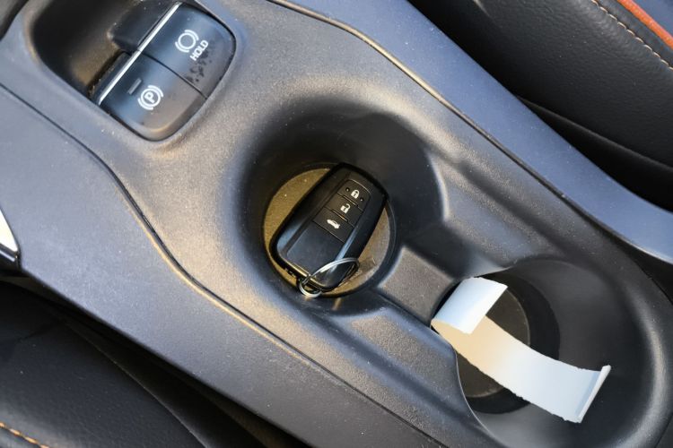 丰田 雷凌 2019款 双擎 1.8H E-CVT运动版 国VI中控内饰11