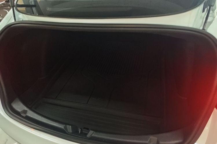 特斯拉 Model 3 2019款 标准续航后驱升级版局部细节23