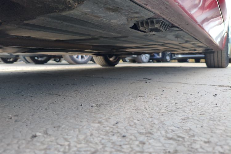 宝马3系 2015款 316i 运动设计套装局部细节9004