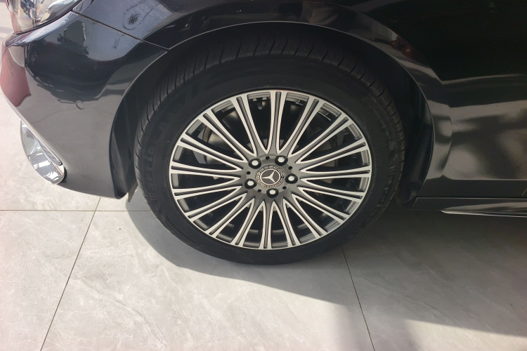 奔驰E级 2018款 改款 E 300 L 运动时尚型车身外观6007