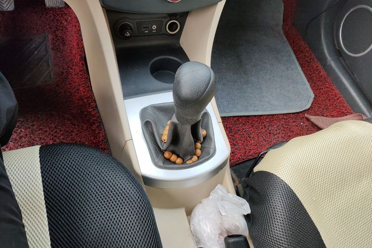 江汽集团 和悦A30 2013款 1.5L 手动舒适型 国IV中控内饰18