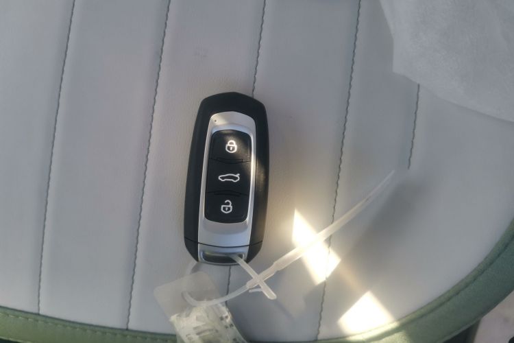 吉利银河 2025款 210km 熊猫骑士中控内饰11