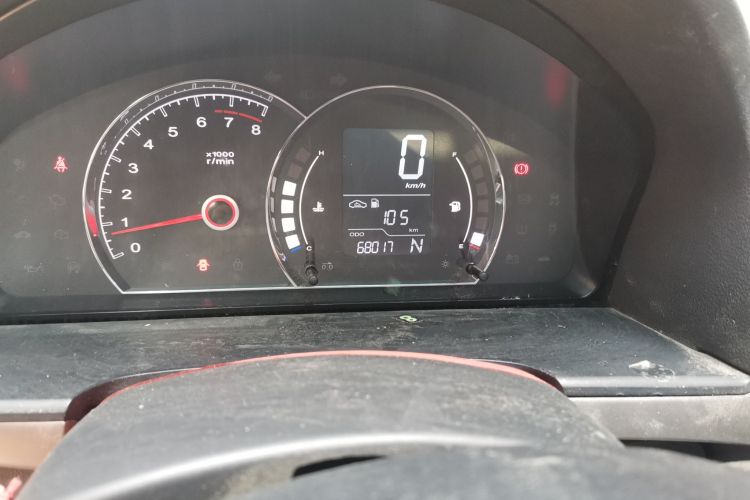 荣威350 2015款 1.5L 自动豪华天窗版中控内饰15