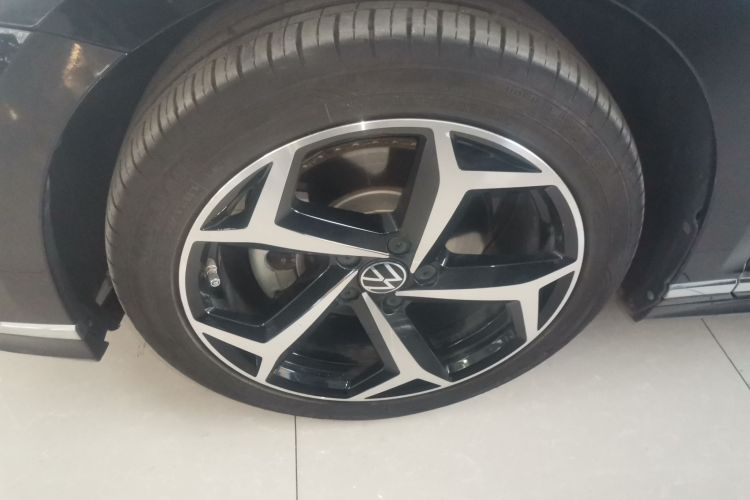 大众 迈腾 2023款 200万辆纪念版 330TSI DSG豪华型车身外观6007