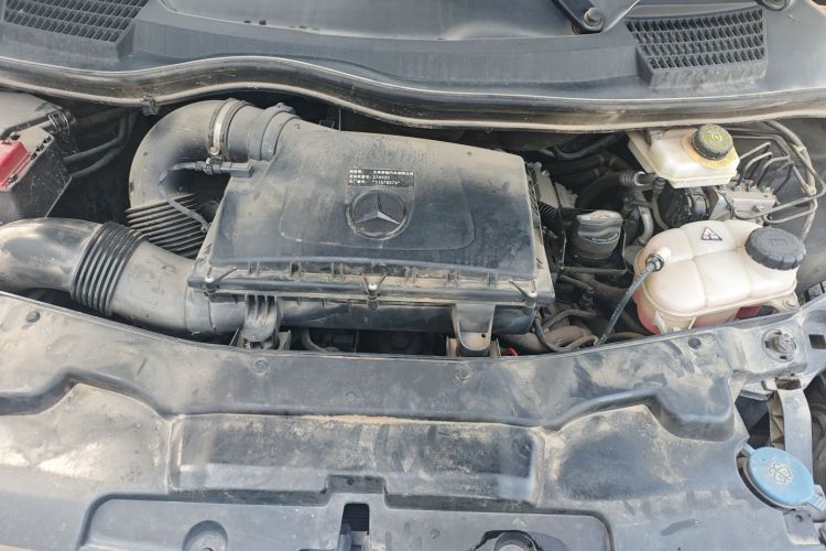 奔驰 威霆 2021款 2.0T 精英版 7座局部细节24