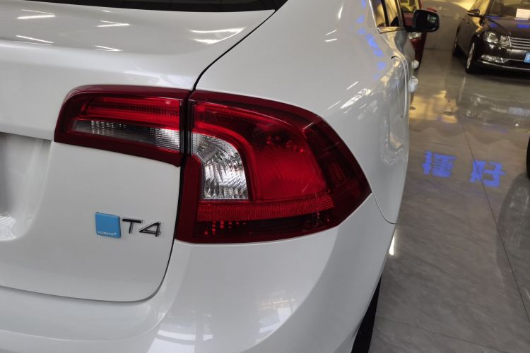 沃尔沃S60 2017款 S60L T4 智远版车身外观9