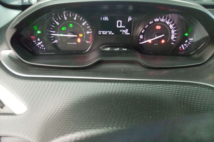 标致2008 2014款 1.6L 自动潮流版局部细节14