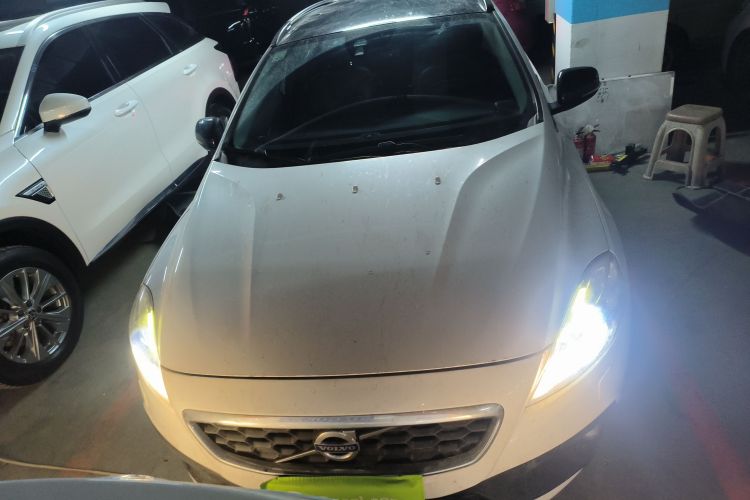 沃尔沃V40 2014款 Cross Country T5 AWD 智雅版车身外观2