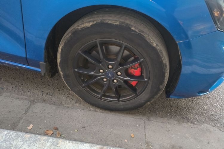 福特 福克斯 2021款 两厢 EcoBoost 180 自动锋潮型车身外观10