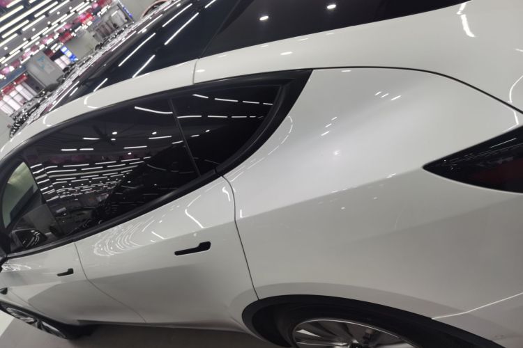 特斯拉 Model Y 2022款 改款 后轮驱动版车身外观4
