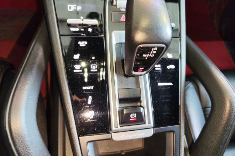 保时捷 2018款 Cayenne 3.0T中控内饰18