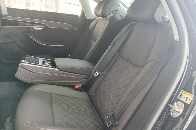 奥迪A8 2024款 A8L 55 TFSI quattro 旗舰型中控内饰7004