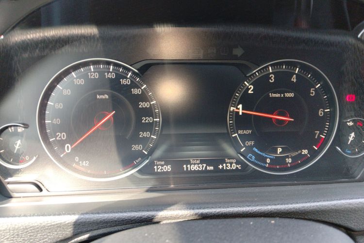 宝马3系 2018款 330i M运动曜夜版中控内饰14