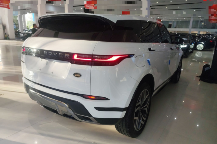 路虎 2024款 揽胜极光L SE 驭光尊耀版车身外观7