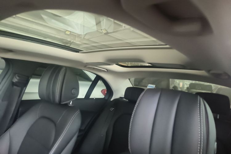 奔驰C级 2021款 C 200 L 时尚型运动版中控内饰22