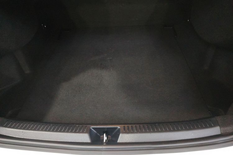 奔驰A级 2019款 A 200 L局部细节23