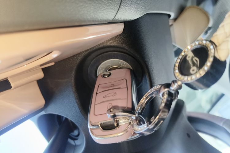 长安启源 长安Lumin 2022款 210km 香甜款中控内饰11