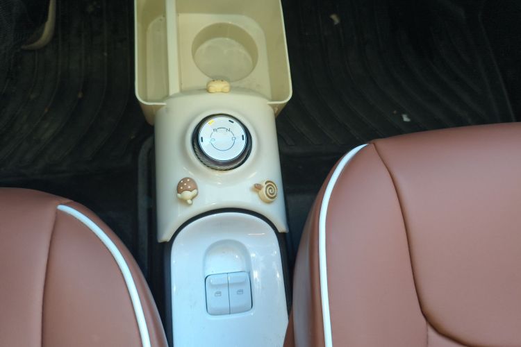 五菱汽车 宏光MINIEV 2024款 第三代 215km 青春版中控内饰18