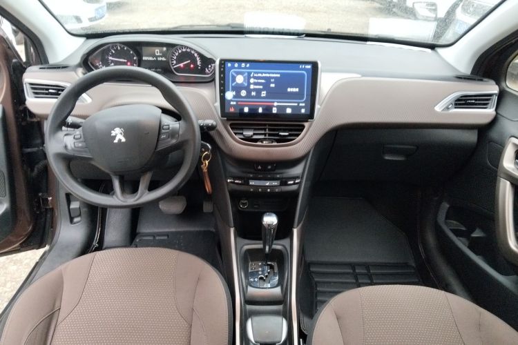 标致2008 2014款 1.6L 自动时尚版中控内饰12