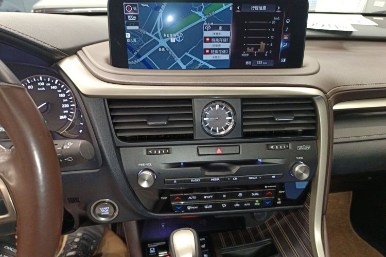 雷克萨斯RX 2021款 300 四驱特别版中控内饰16