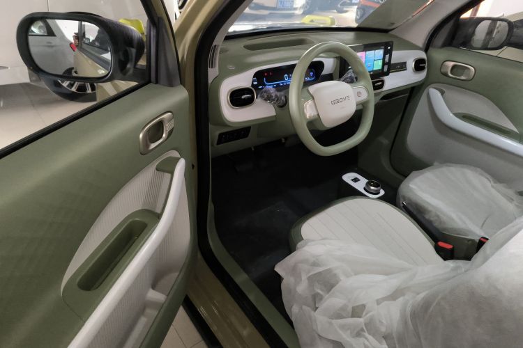 吉利银河 2025款 210km 熊猫骑士中控内饰7003