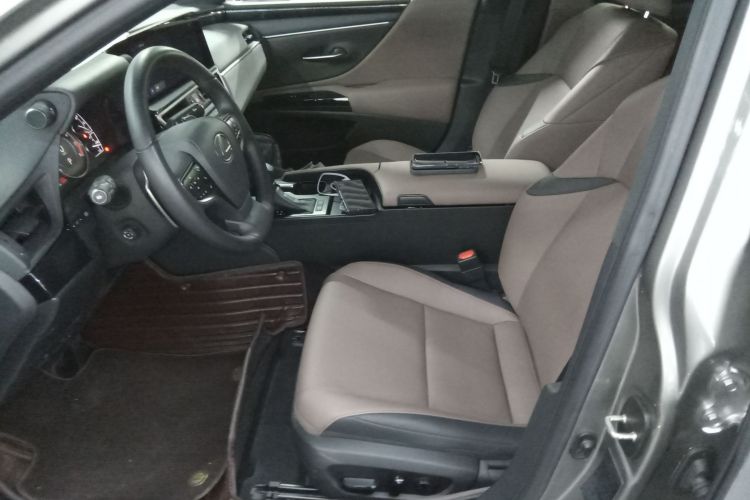 雷克萨斯ES 2023款 200 卓越版中控内饰19