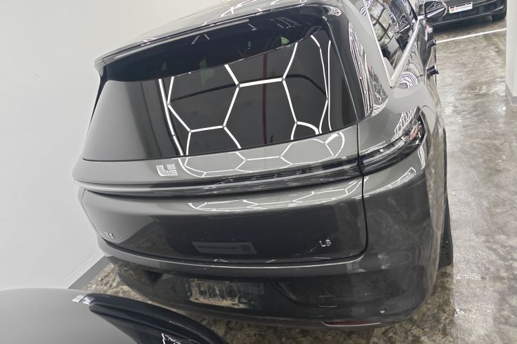 理想汽车 理想L8 2024款 Ultra车身外观6