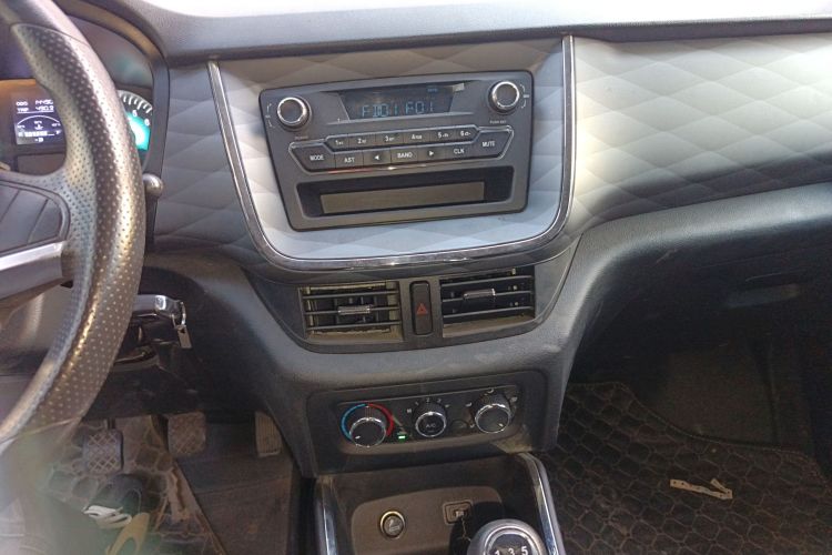 金杯 金海狮 2021款 1.5L 客车工程狮 6座中控内饰16