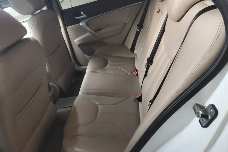 吉利汽车 帝豪 2017款 三厢百万款 1.5L 手动豪华型中控内饰7004