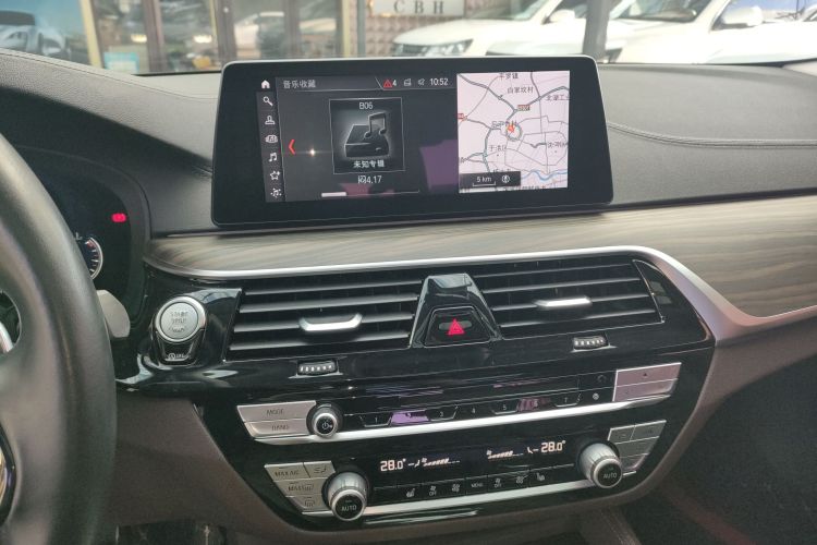 宝马5系 2018款 改款 530Li 领先型 豪华套装中控内饰16