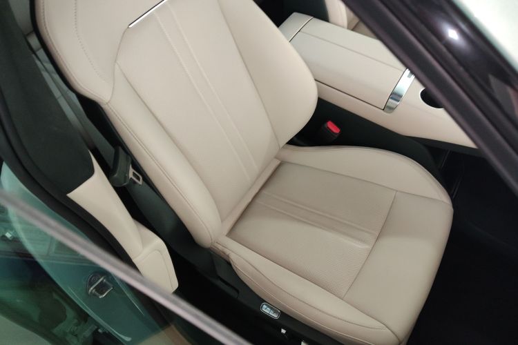 小米汽车 小米YU7 2025款 超长续航高性能四驱Max版局部细节41