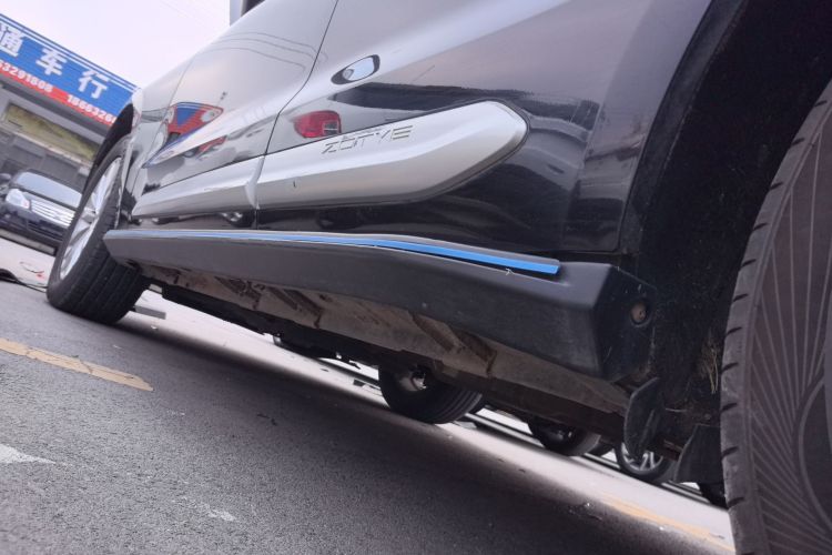 众泰SR9 2017款 2.0T 自动极致之心版局部细节9002