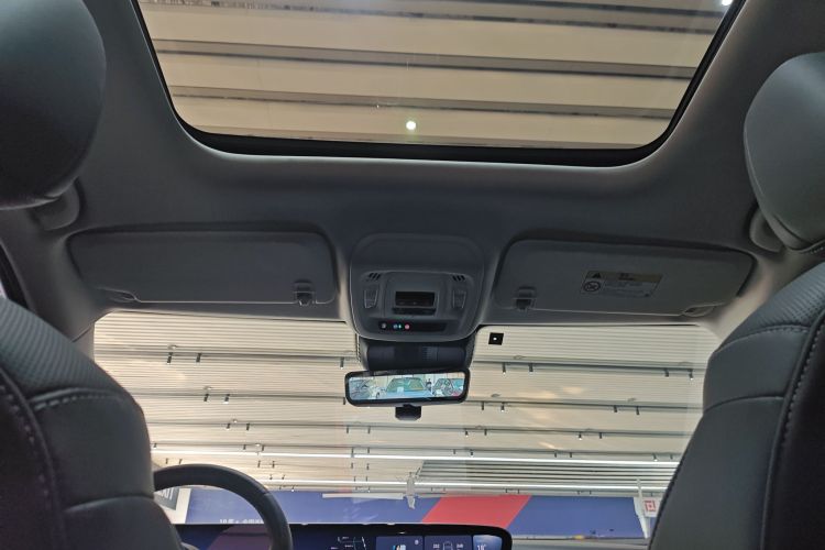 别克 2025款 昂科威Plus 28T 两驱白金版中控内饰22