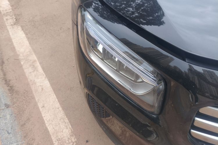 奔驰GLB 2024款 改款 GLB 220 时尚型车身外观8