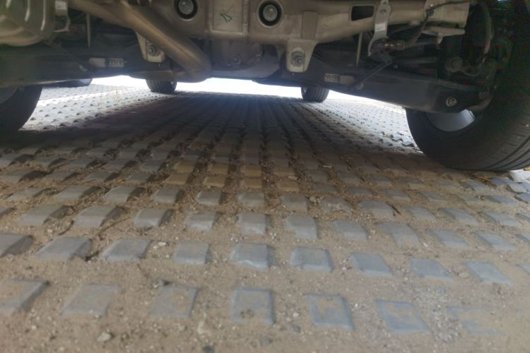 红旗HS7 2023款 2.0T 自动四驱旗畅版 六座局部细节9009