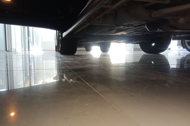 丰田 汉兰达 2018款 2.0T 四驱骑士版 7座 国VI局部细节9002