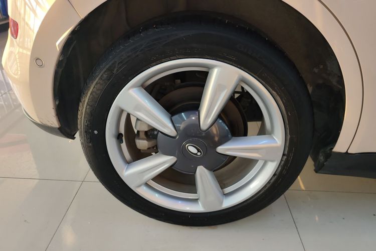 欧拉好猫 2021款 400km标准续航 雅典娜版 三元锂车身外观56