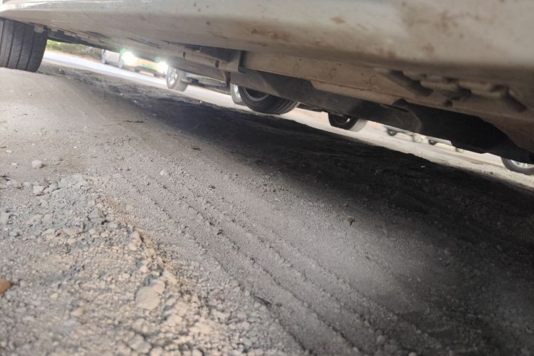 丰田 雷凌 2021款 双擎 1.8H E-CVT运动版局部细节9001