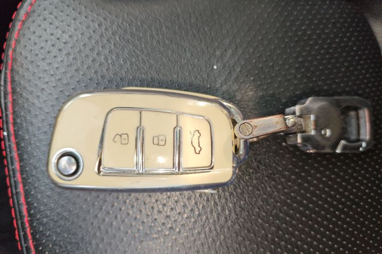 吉利汽车 吉利GX7 2015款 经典版 1.8L 手动精英型 国V中控内饰7001