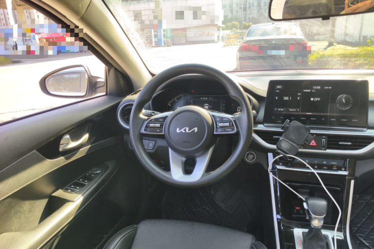 起亚K3 2021款 改款 1.5L CVT时尚版局部细节13