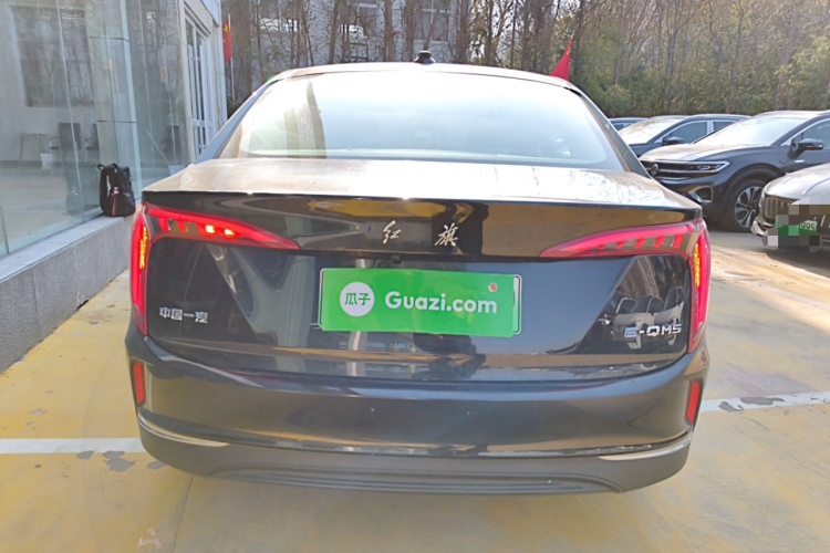 红旗E-QM5 2023款 改款 基础出行版车身外观6