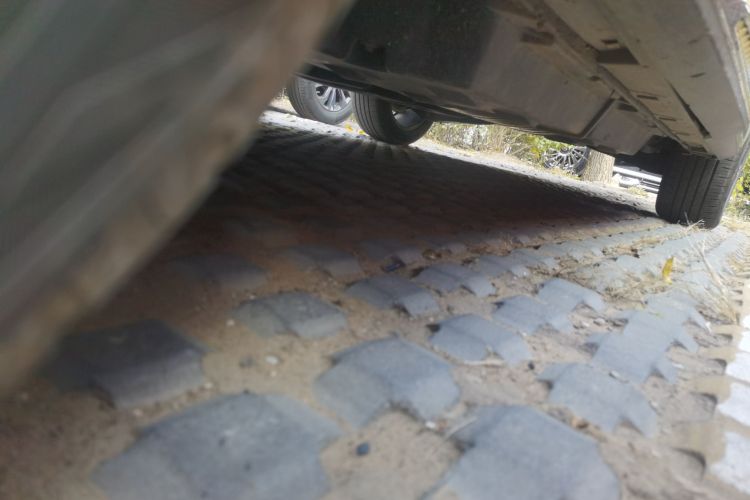 红旗HS7 2023款 2.0T 自动四驱旗畅版 六座局部细节9004