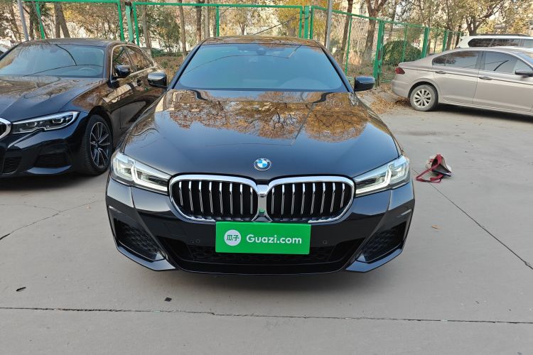 宝马5系 2022款 改款 530Li 领先型 M运动套装车身外观2