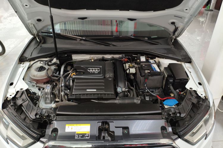 奥迪A3 2017款 Limousine 35 TFSI 进取型机舱底盘24