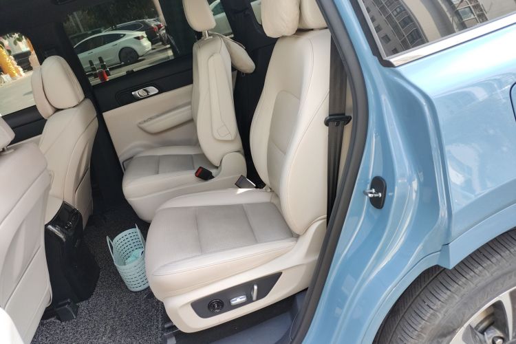 理想汽车 理想ONE 2021款 增程6座版中控内饰21