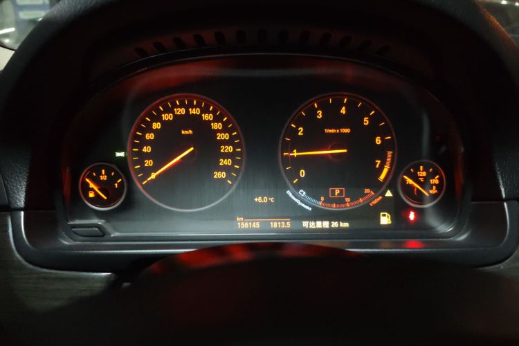 宝马5系 2014款 525Li 豪华设计套装中控内饰14