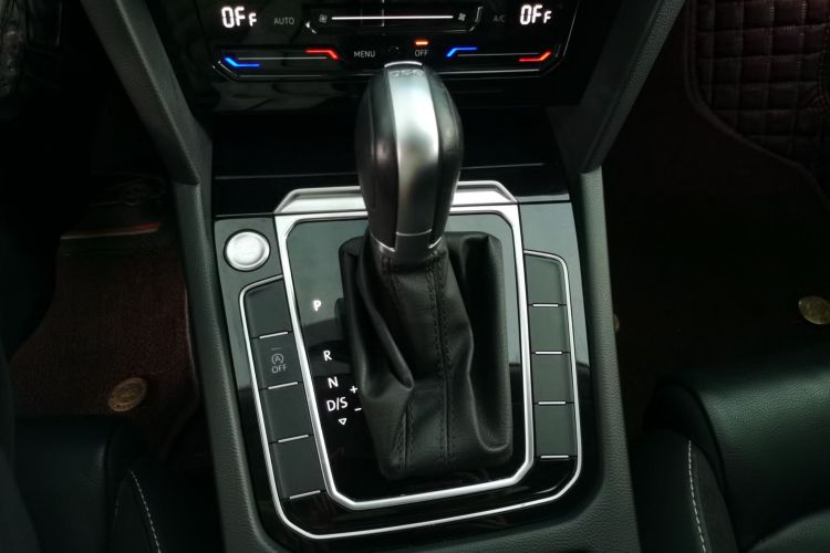 大众 迈腾 2020款 330TSI DSG 领先型中控内饰18