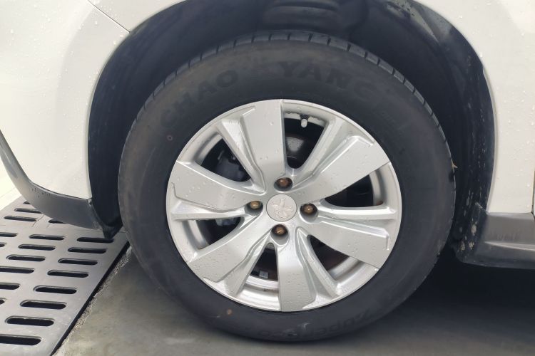 标致2008 2014款 1.6L 自动时尚版车身外观6007