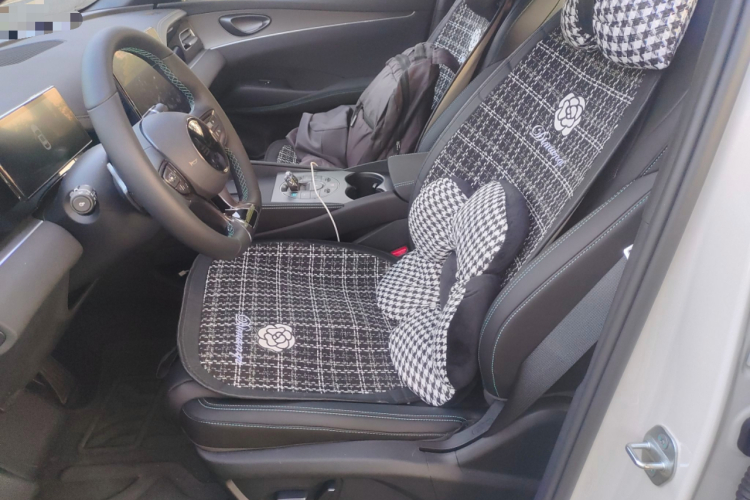 比亚迪 海豹06新能源 2025款 DM-i 智驾版 120KM尊荣型中控内饰19